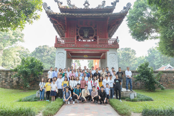 Hội đồng họ Ninh Việt Nam tổ chức lễ dâng hương, và chương trình trao thưởng cho các tân sinh viên năm 2019